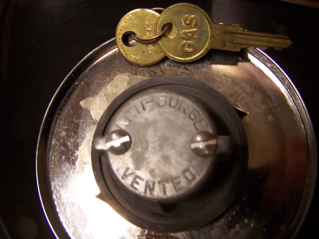 Locking gas cap Team Camaro Tech